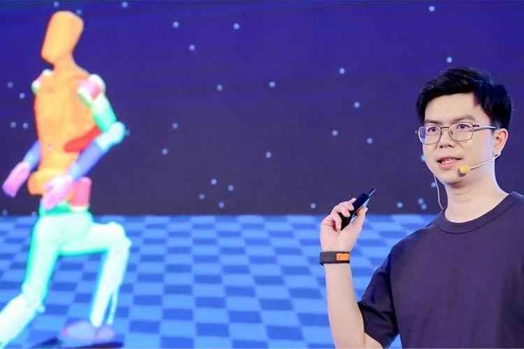 天才少年稚晖君Xcsport集团机器人走路进场！AI模型做大脑，目标售价20万以内